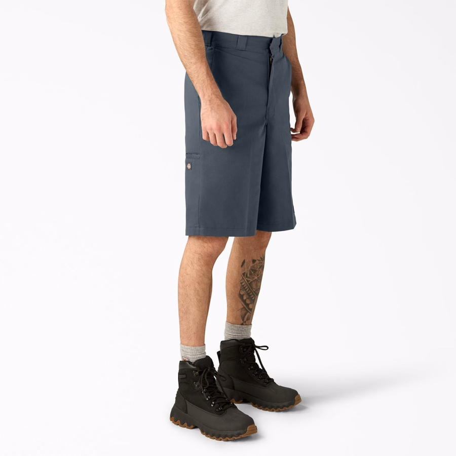 Pantaloni scurți de lucru lejeri, cu croială plată în față. 13