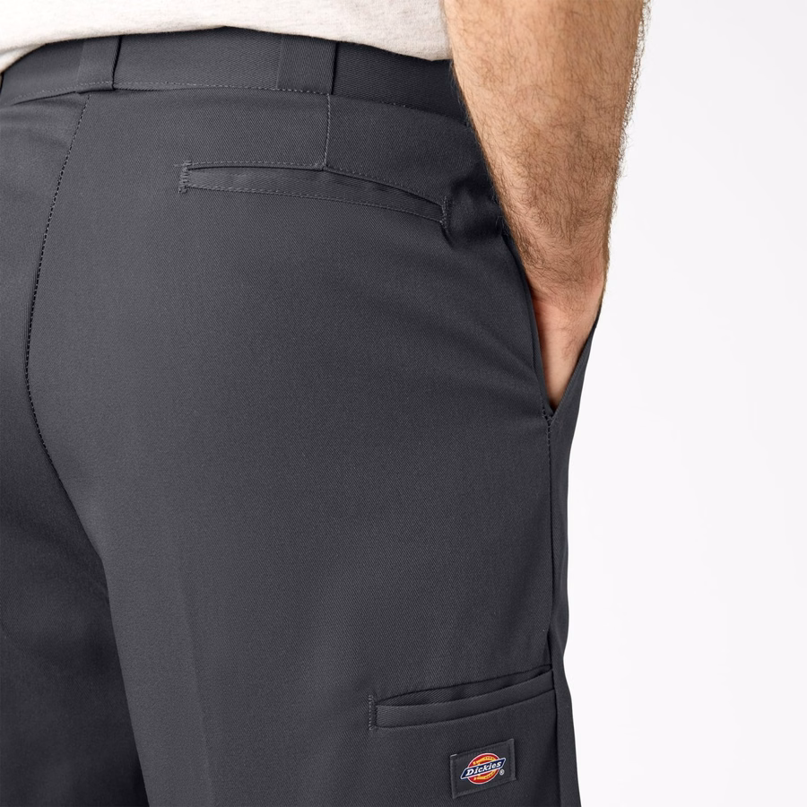 Pantaloni scurți de lucru lejeri, cu croială plată în față. 13
