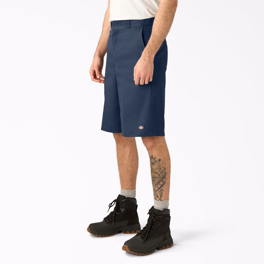 Pantaloni scurți de lucru lejeri, cu croială plată în față. 13