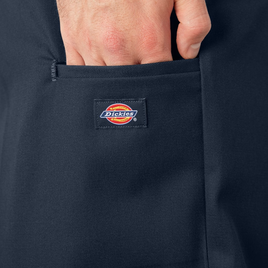 Pantaloni scurți de lucru lejeri, cu croială plată în față. 13