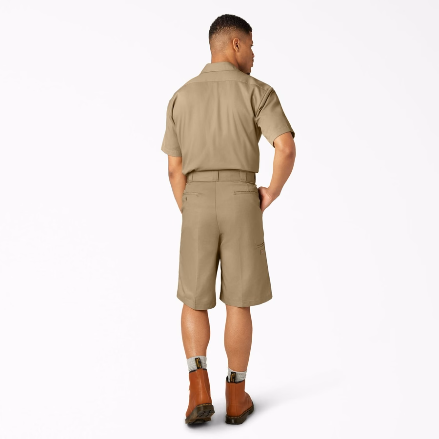 Pantaloni scurți de lucru lejeri, cu croială plată în față. 13