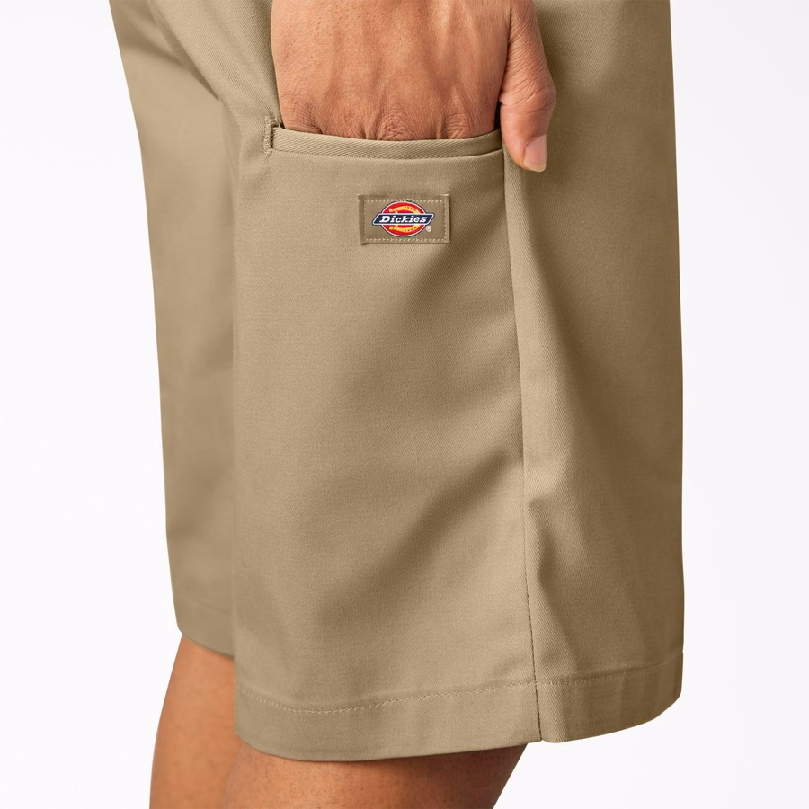 Pantaloni scurți de lucru lejeri, cu croială plată în față. 13
