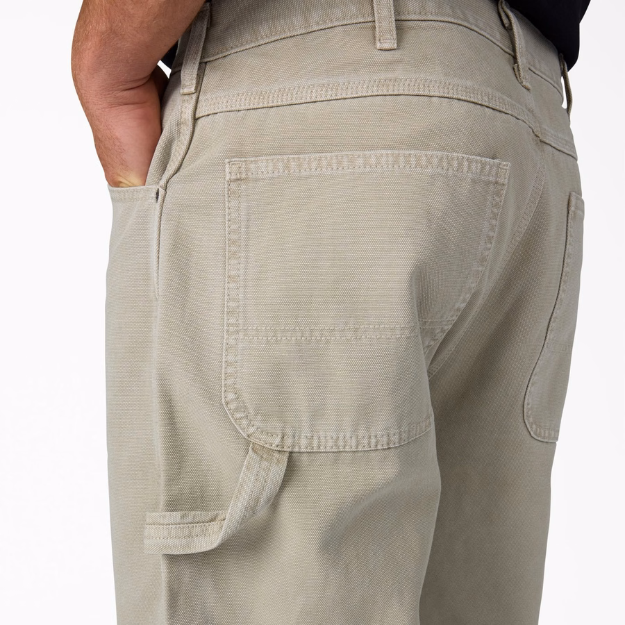 Pantaloni de tâmplărie purtați în Duck Carpenter