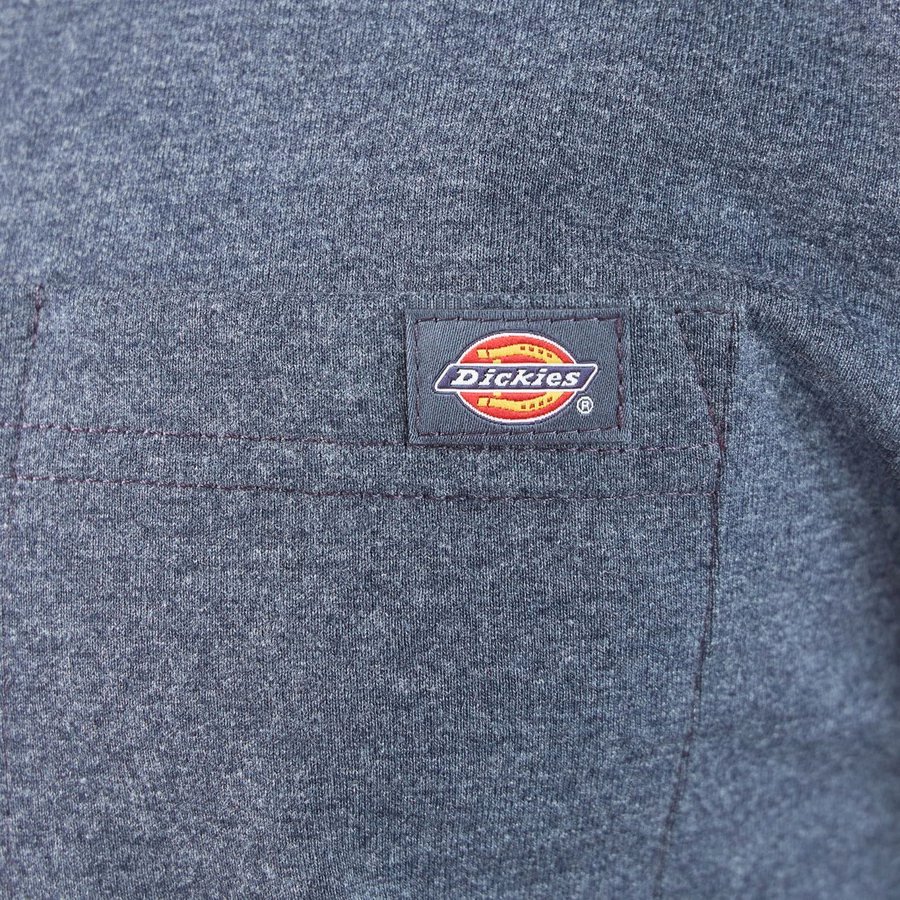 Tricou gros, cu mânecă lungă și buzunar, evazat