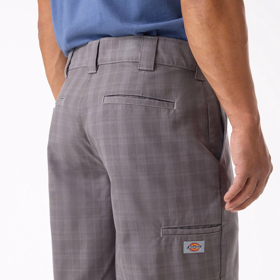 Pantaloni scurți de lucru în carouri. 11