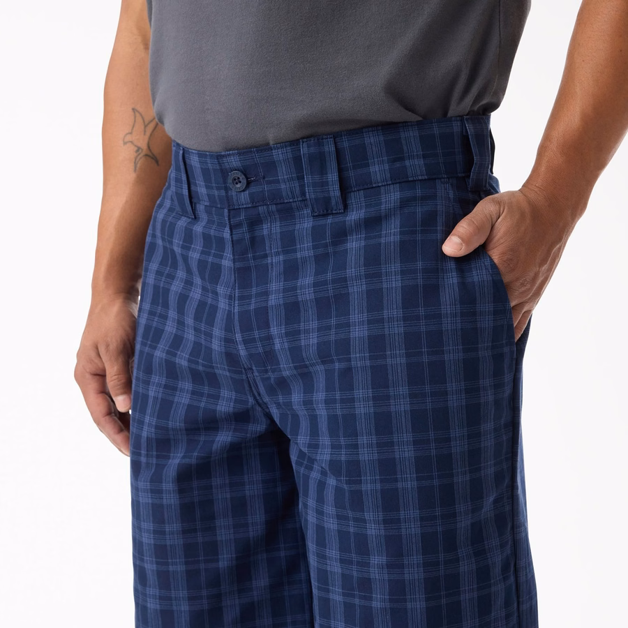 Pantaloni scurți de lucru în carouri. 11