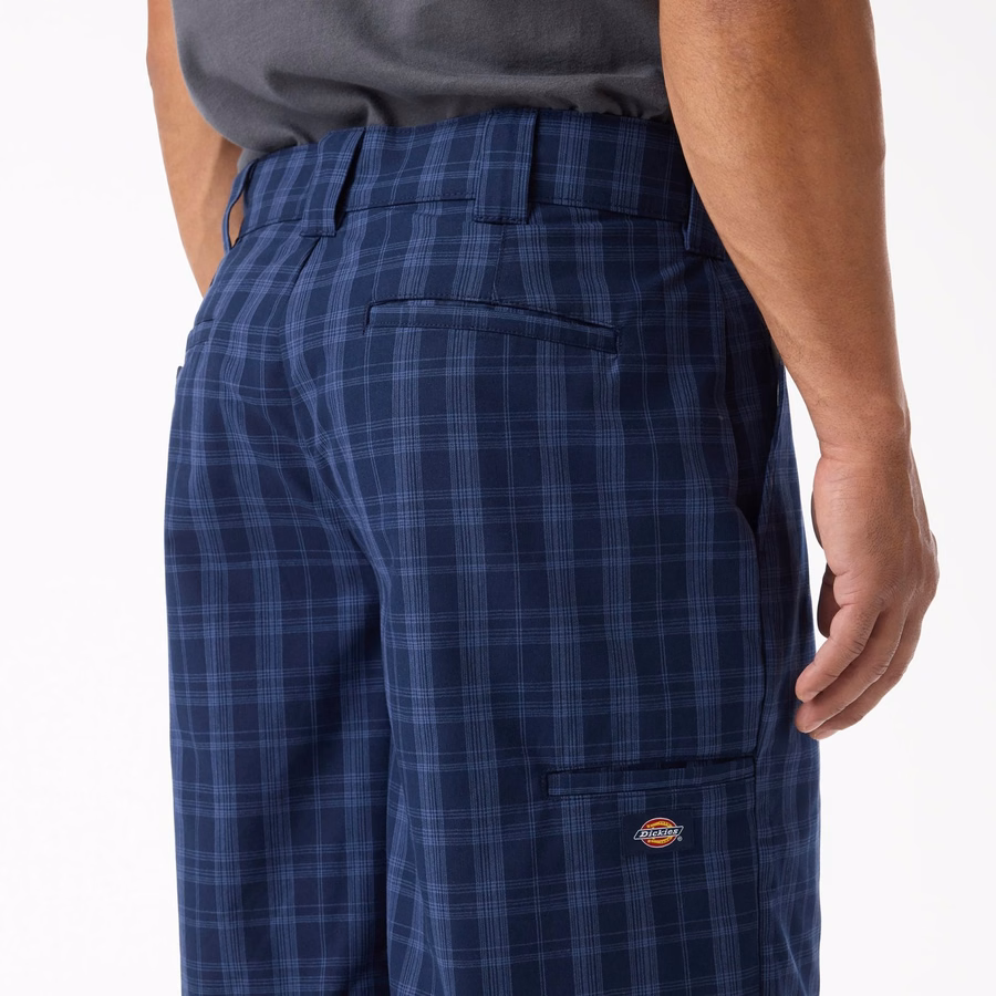 Pantaloni scurți de lucru în carouri. 11