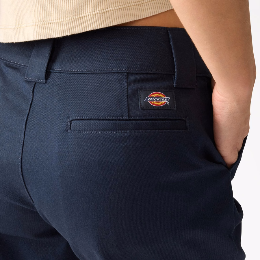 Pantaloni scurți cu partea din față plată Super Flex pentru femei. 9