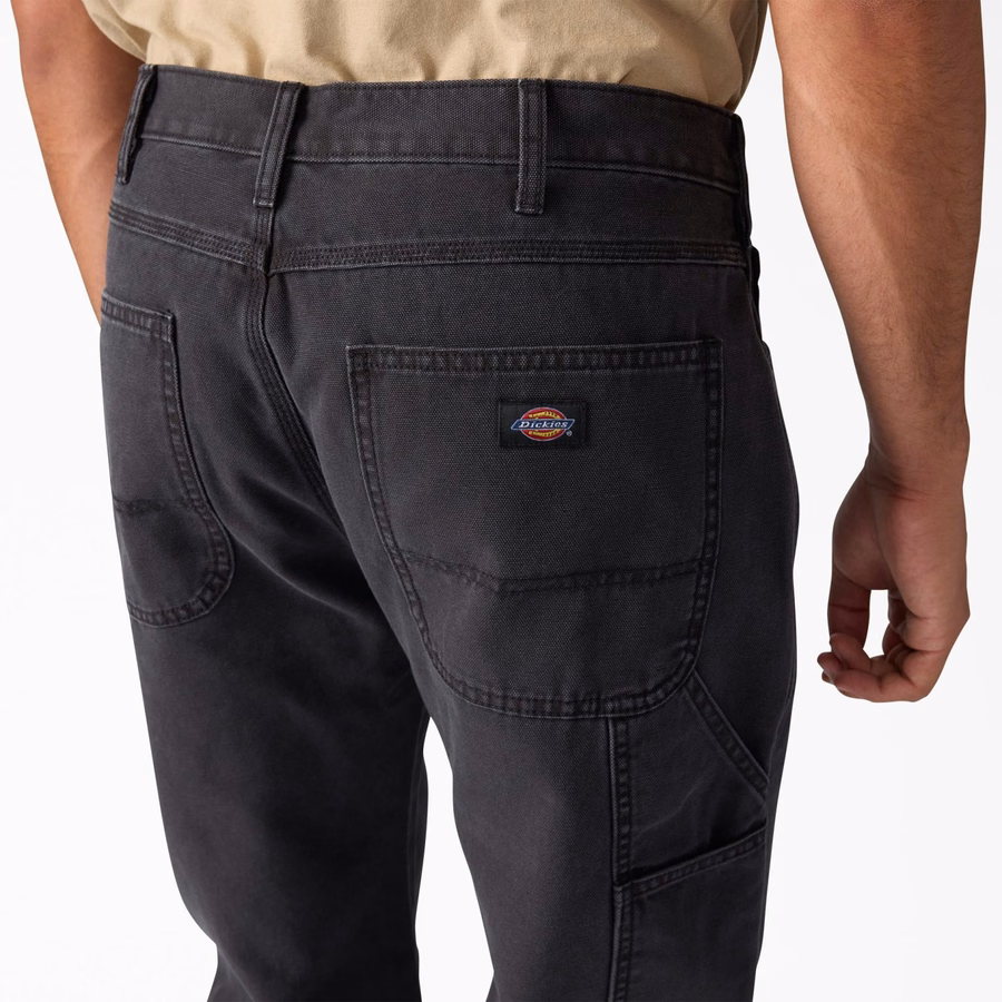 Pantaloni de tâmplărie purtați în Duck Carpenter
