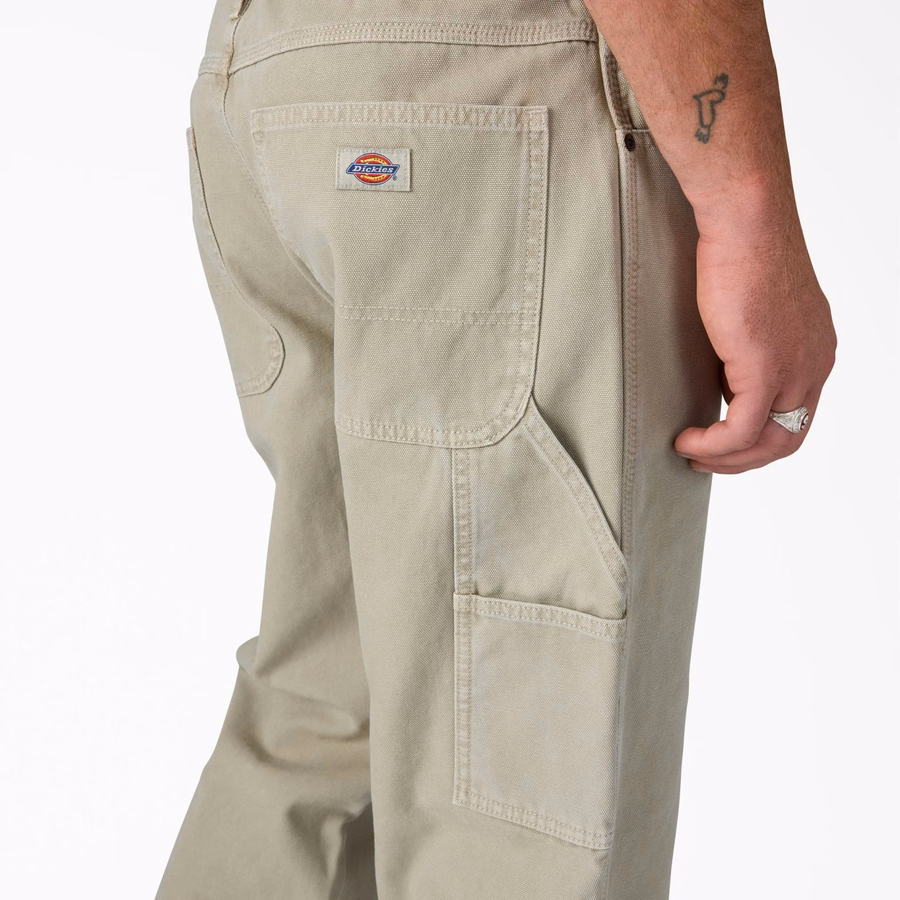 Pantaloni de tâmplărie purtați în Duck Carpenter