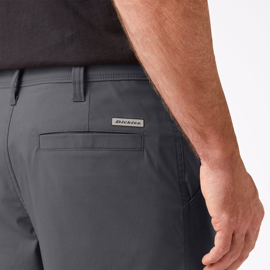 Pantaloni scurți utilitari FLEX Cooling, croială regulată. 13